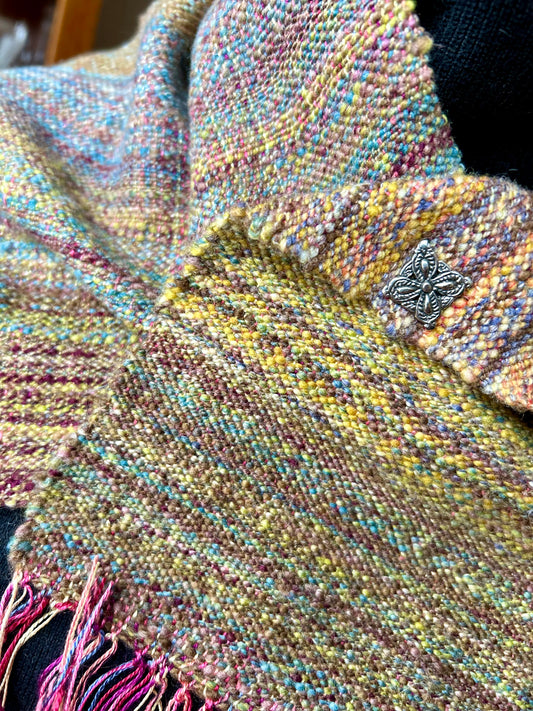 Handwoven short neck scarf with JŪL clasp